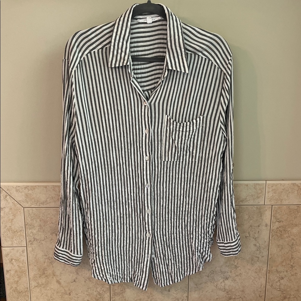 Jane and Delancey Black and White Striped Button Down Long Sleeve Shirt